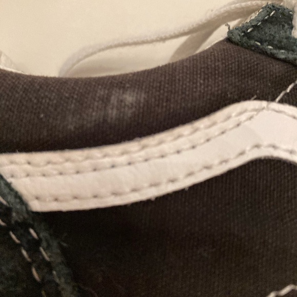 Vans - Picture 5 of 6